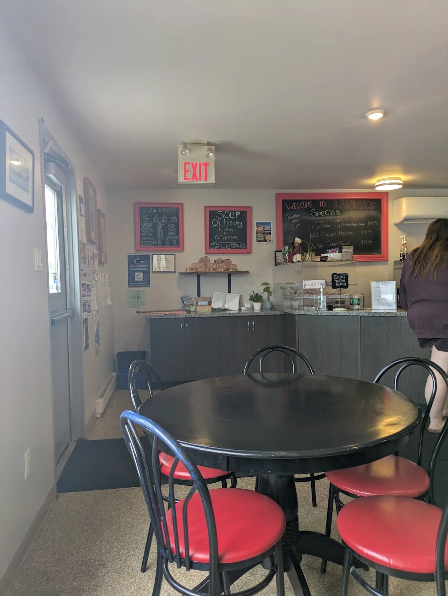 Vibe, Lorina's Restaurant