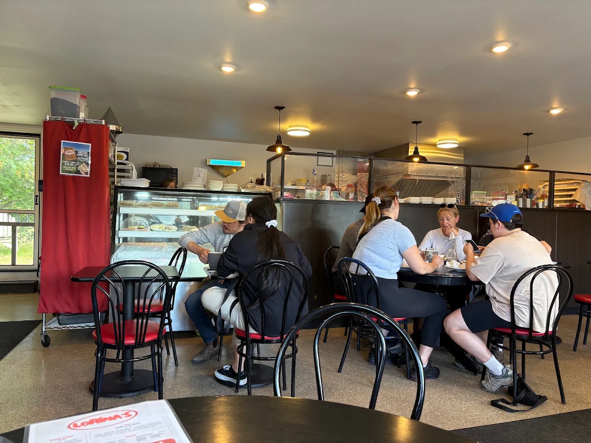 Vibe, Lorina's Restaurant