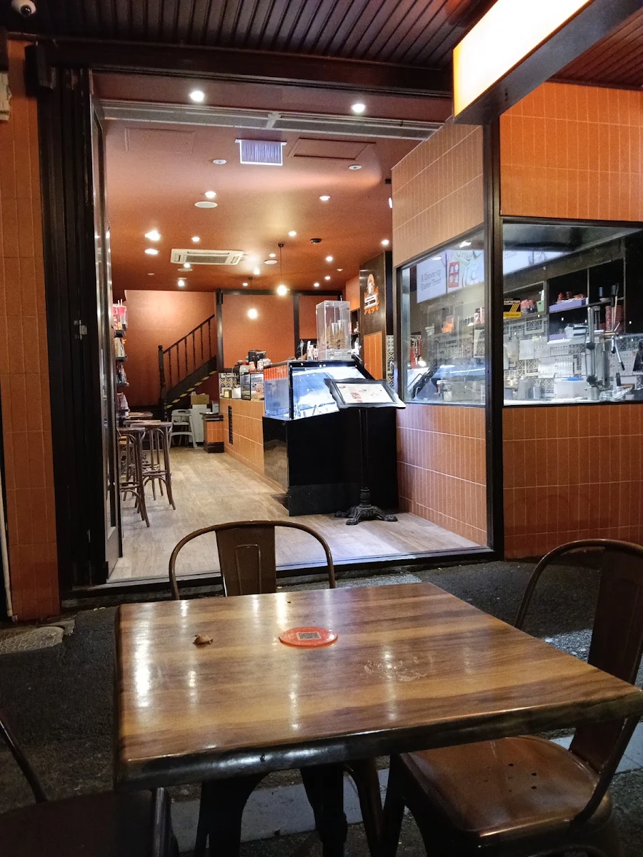 Vibe, San Churro Carlton