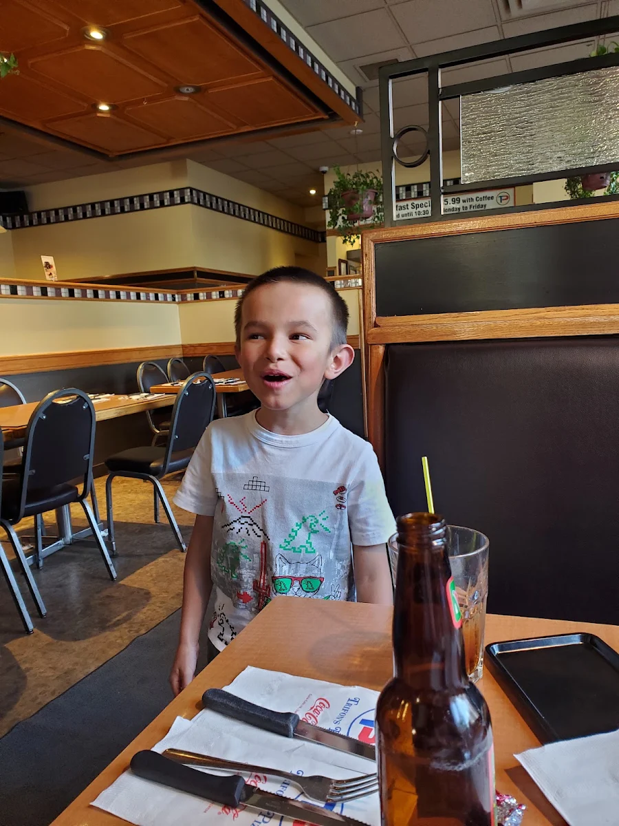 Vibe, Trifon's Pizza & Spaghetti House