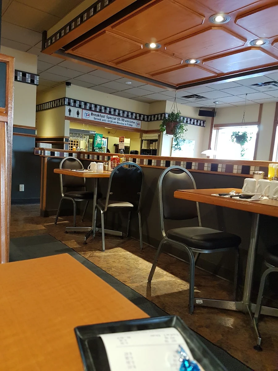 Vibe, Trifon's Pizza & Spaghetti House