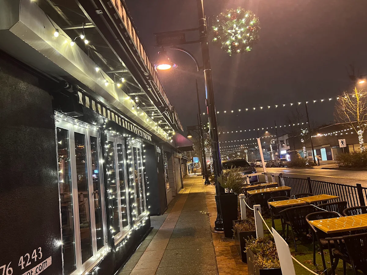 Vibe, Vault Restaurant