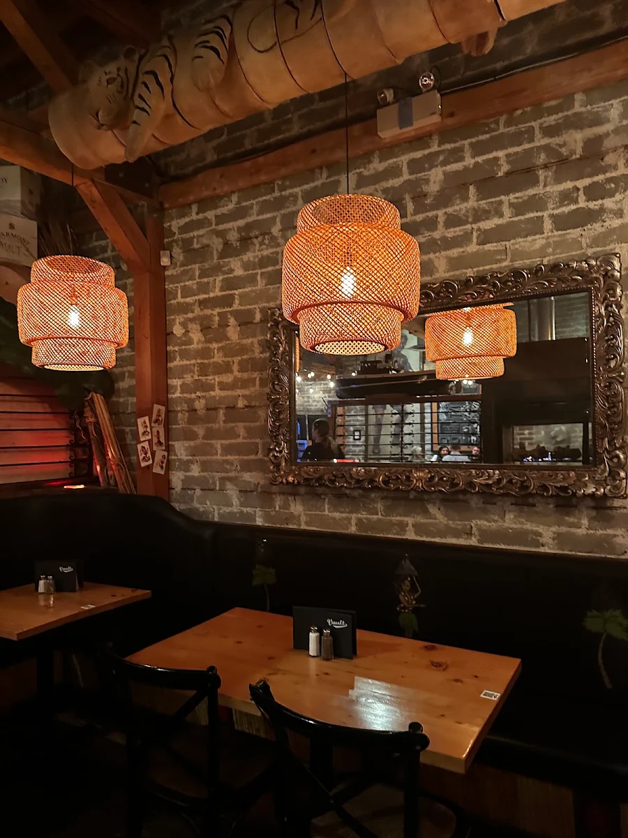 Vibe, Vault Restaurant