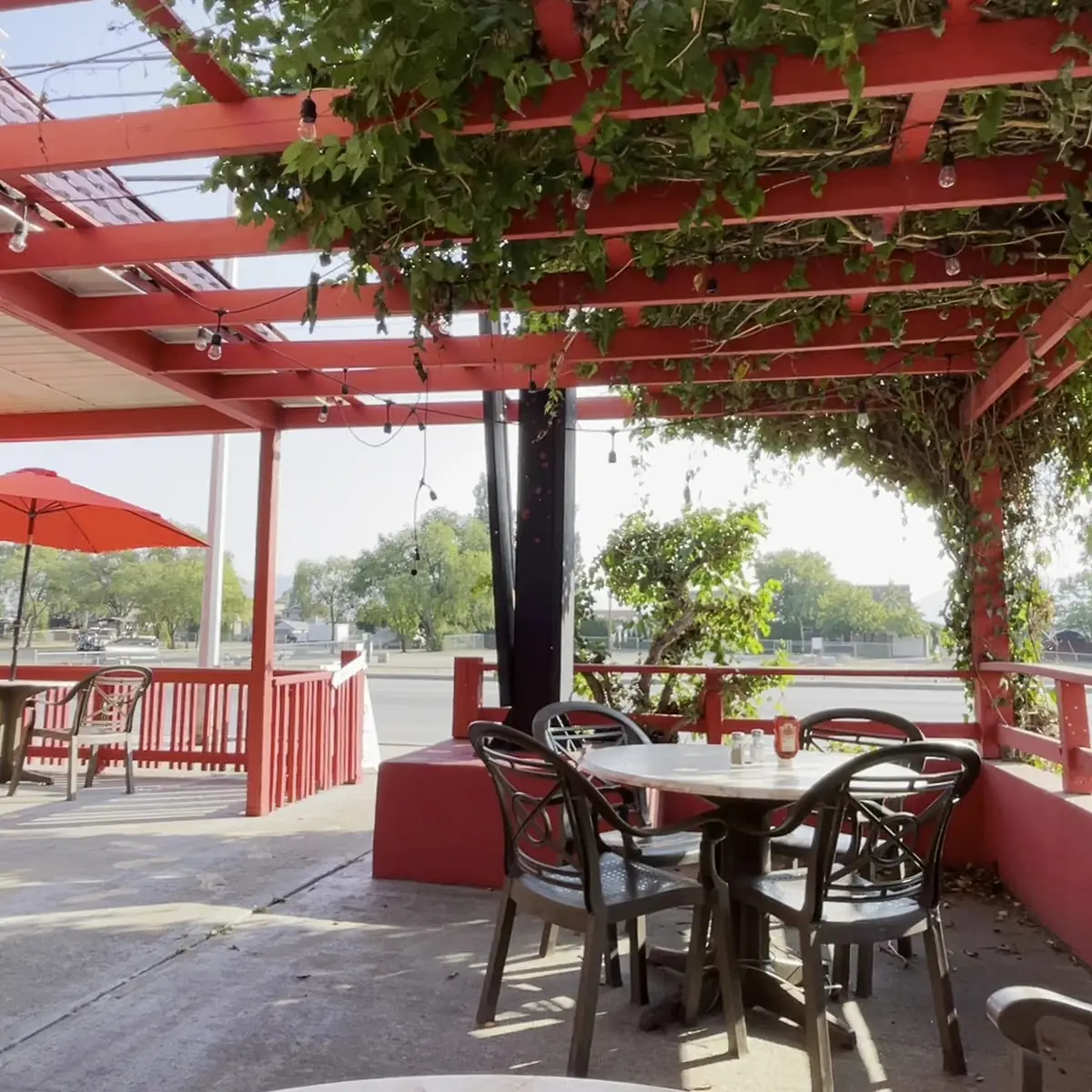 Vibe, Ambrosia Family Restaurant
