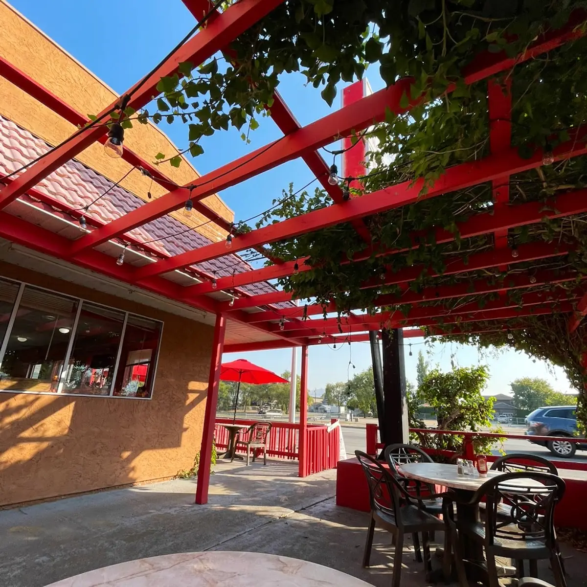 Vibe, Ambrosia Family Restaurant