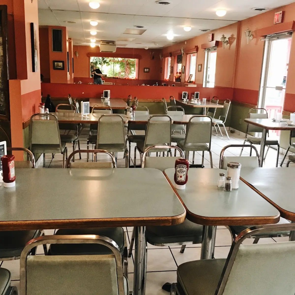 Vibe, Ambrosia Family Restaurant