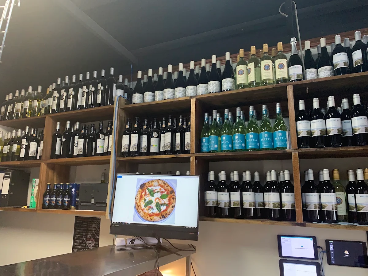 Vibe, La Q Woodfire Pizza & Italian Restaurant (BYO)