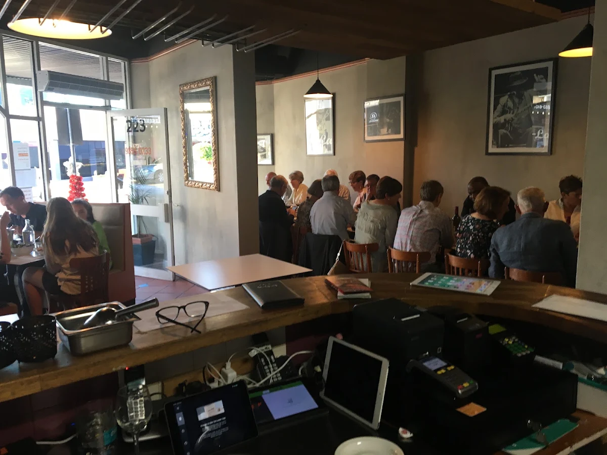 Vibe, La Q Woodfire Pizza & Italian Restaurant (BYO)