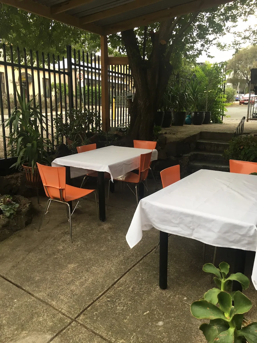 Vibe, La Q Woodfire Pizza & Italian Restaurant (BYO)