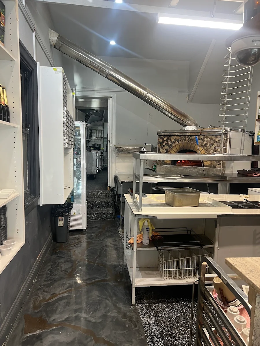 Vibe, La Q Woodfire Pizza & Italian Restaurant (BYO)
