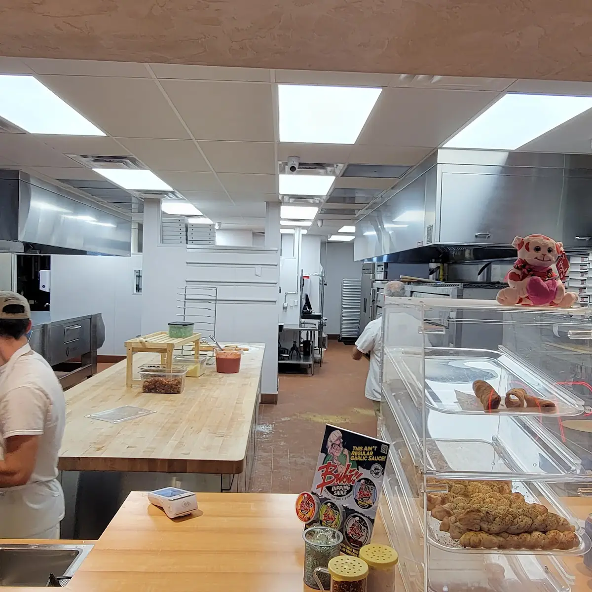 Vibe, Antonino’s Original Pizza–Riverside