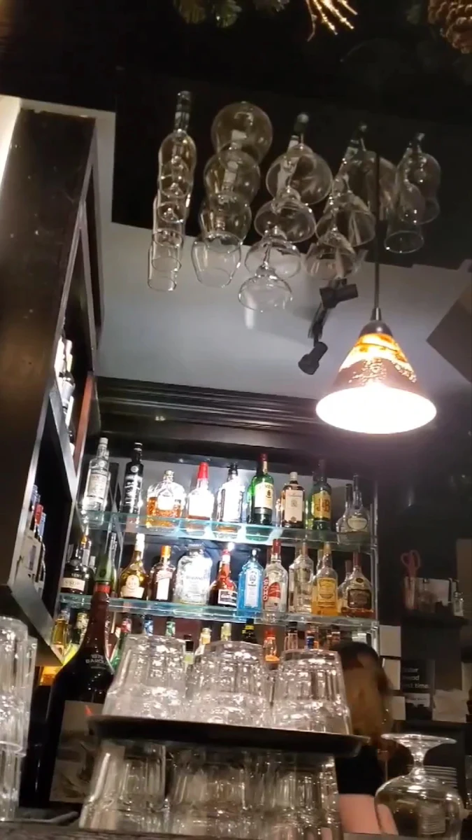Vibe, Valens Restaurant Inc