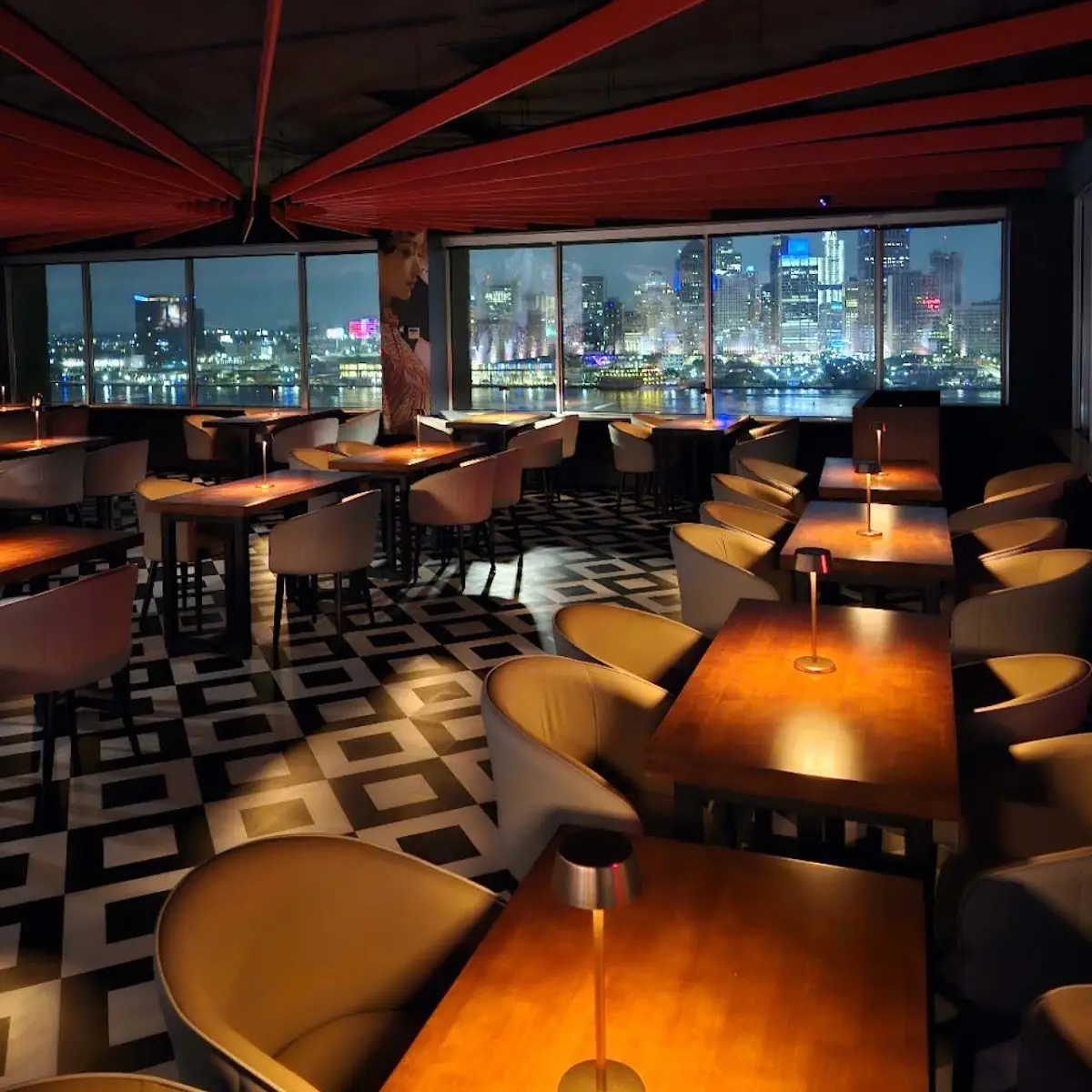 Vibe, Republik Asian Eatery And Bar - Windsor