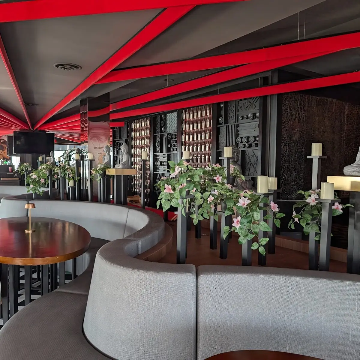 Vibe, Republik Asian Eatery And Bar - Windsor