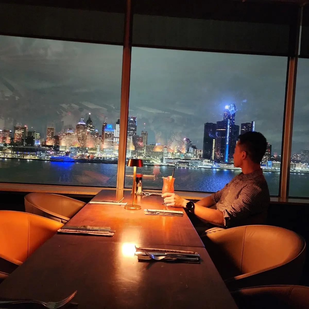 Vibe, Republik Asian Eatery And Bar - Windsor
