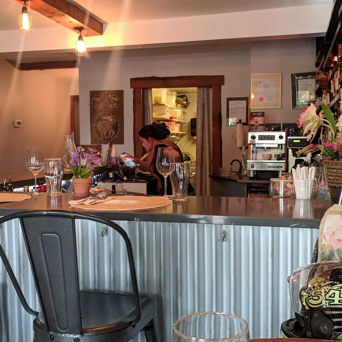Vibe, Dolci Thai Bistro