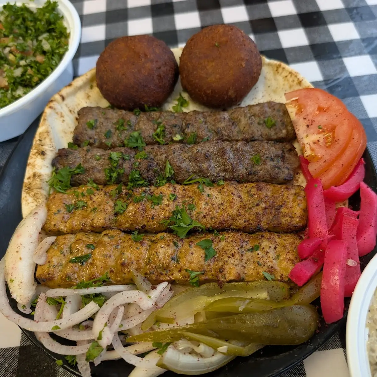 Food & drink, Bayt Ahalna Restaurant - مطعم بيت أهلنا