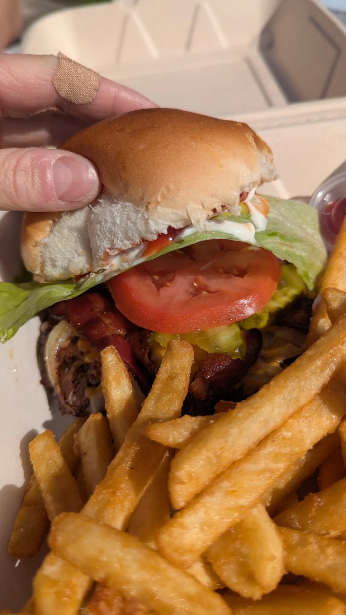 Food & drink, Little Bones Grill