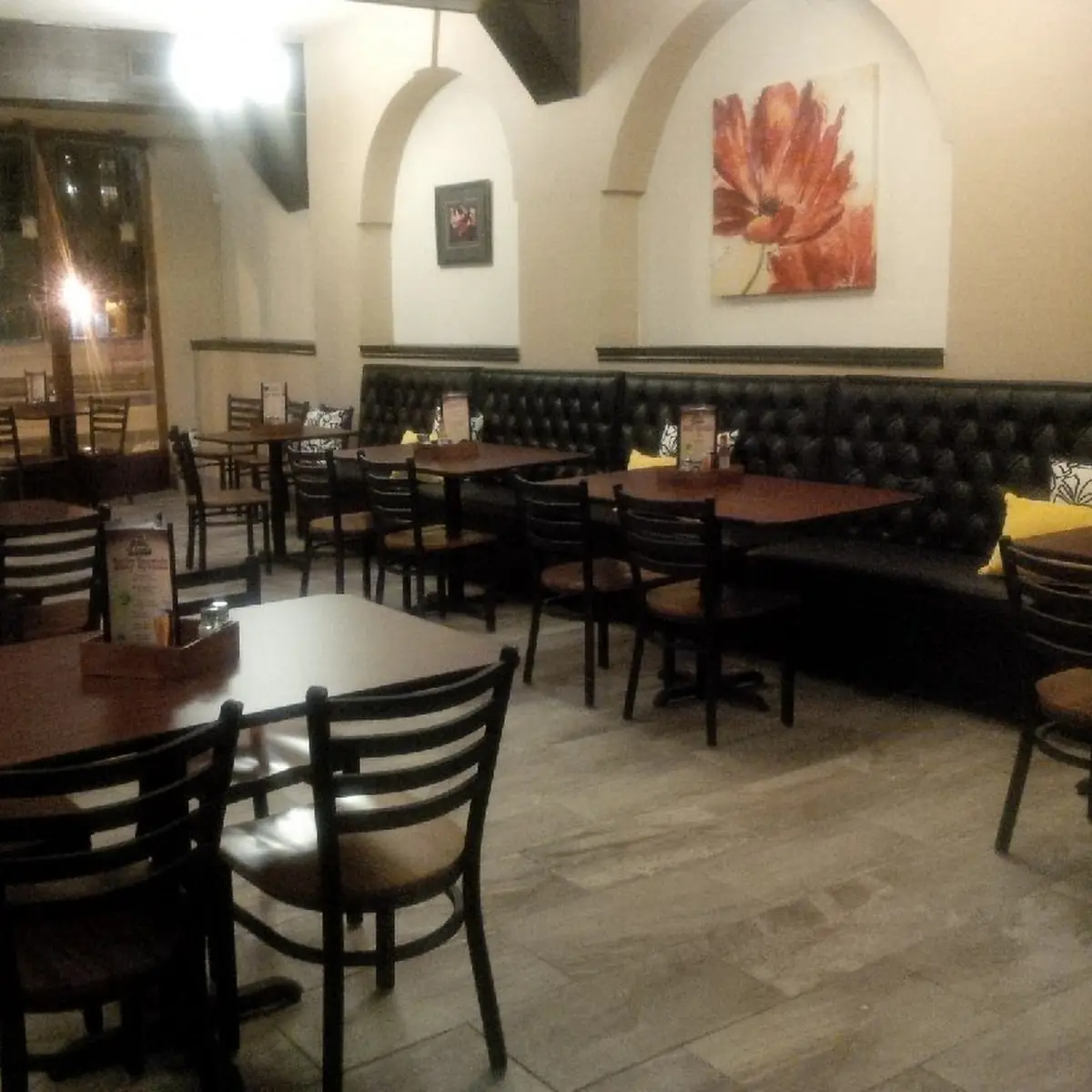 Vibe, Mi Casita Restaurant & Bar