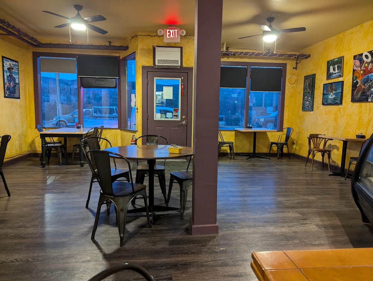 Vibe, Dumpling House Williams Lake