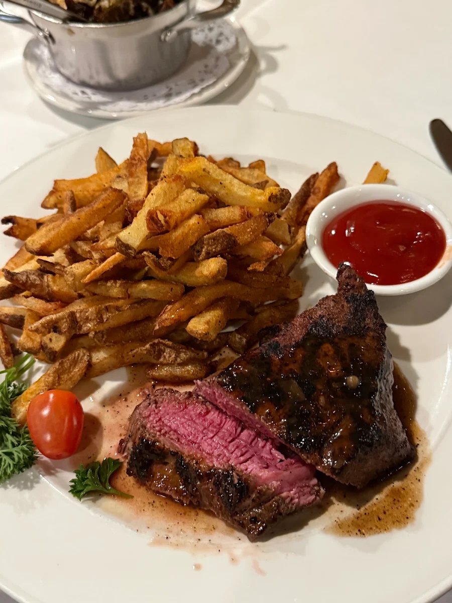 Food & drink, Bardi's Steak House