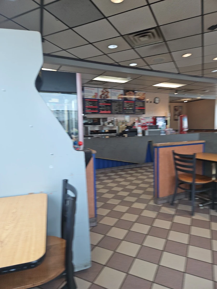 Vibe, Junior's Restaurant