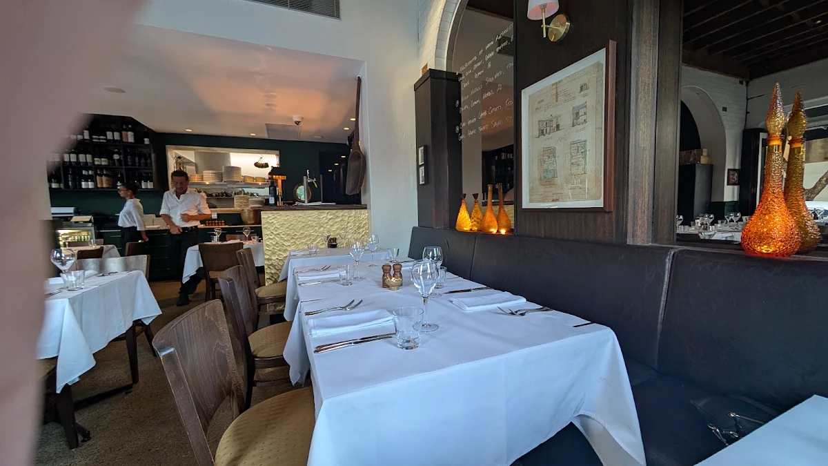 Vibe, Verde Restaurant