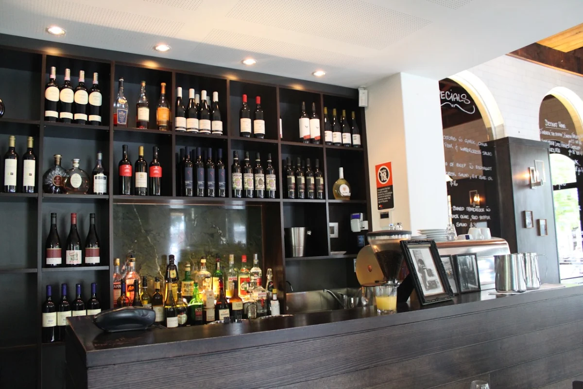 Vibe, Verde Restaurant