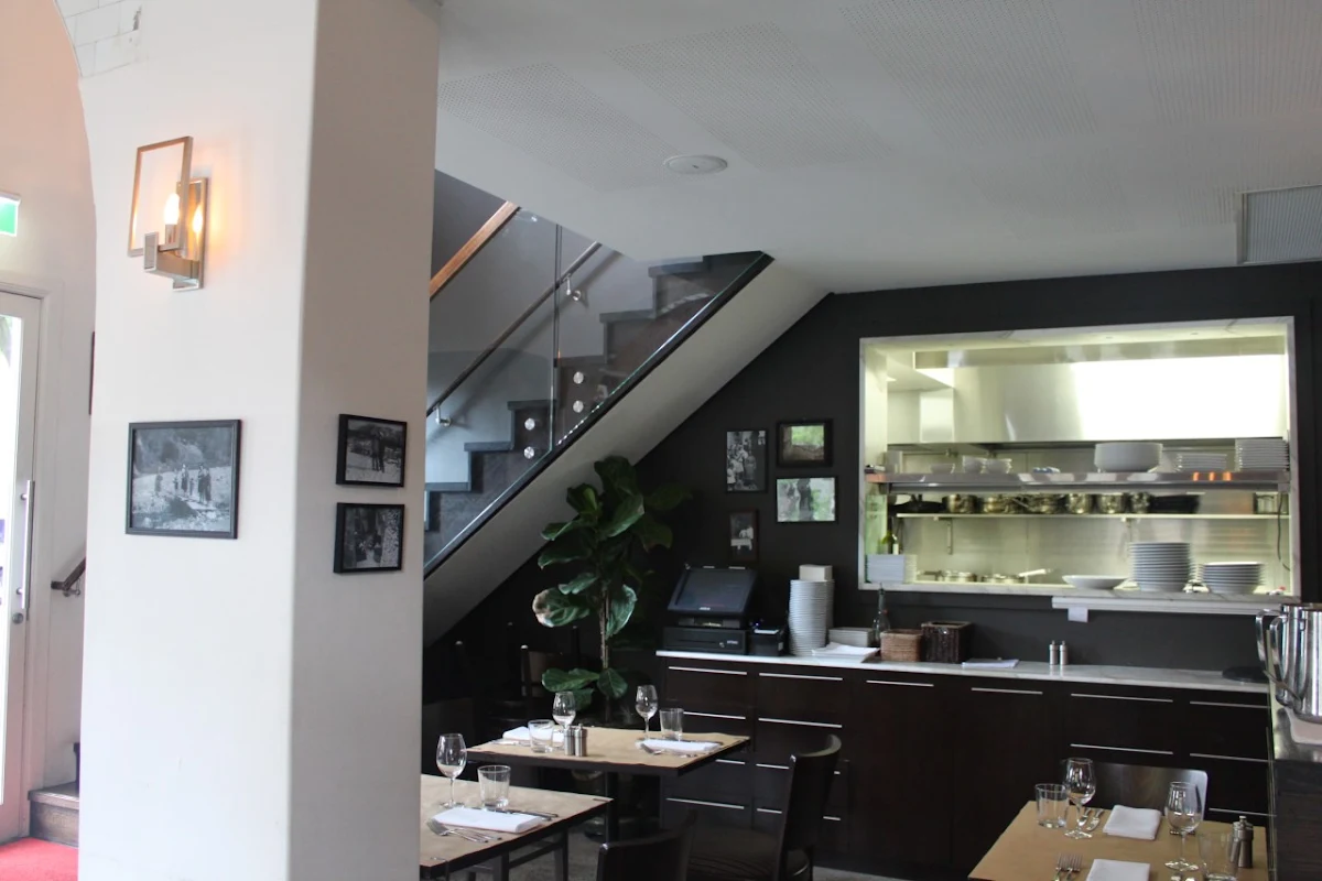Vibe, Verde Restaurant