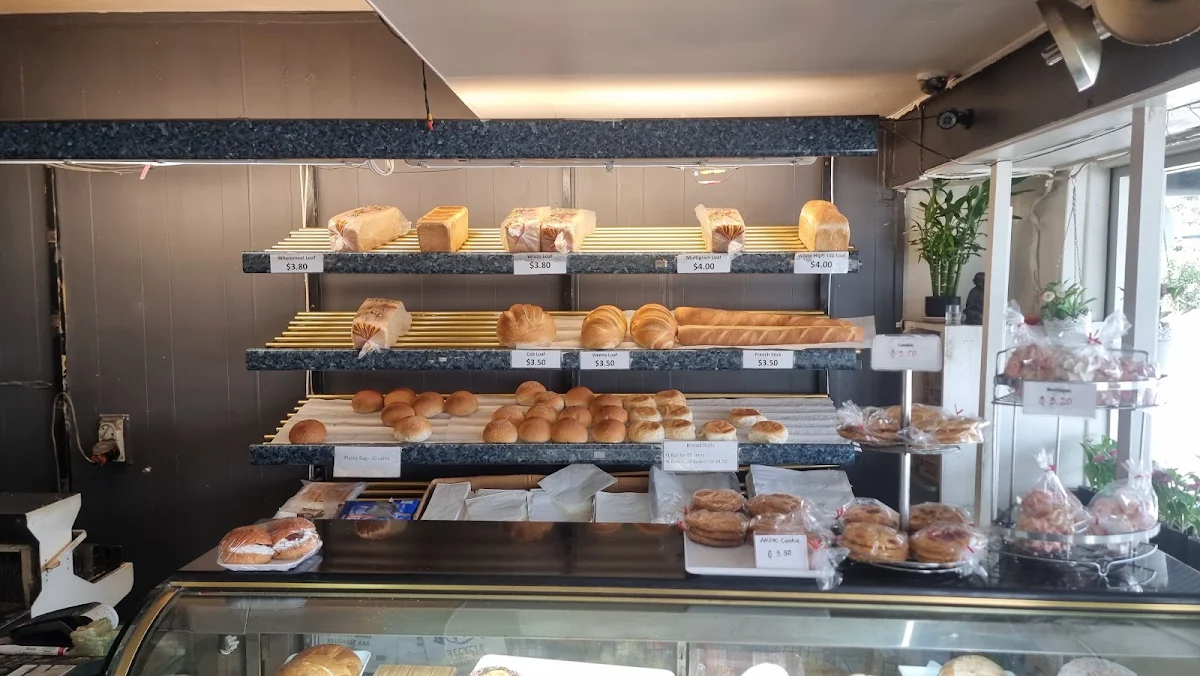 Vibe, Wavell Hot Bread