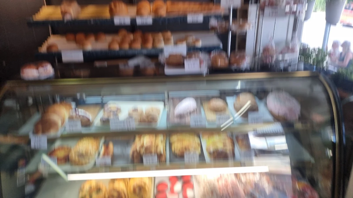Vibe, Wavell Hot Bread