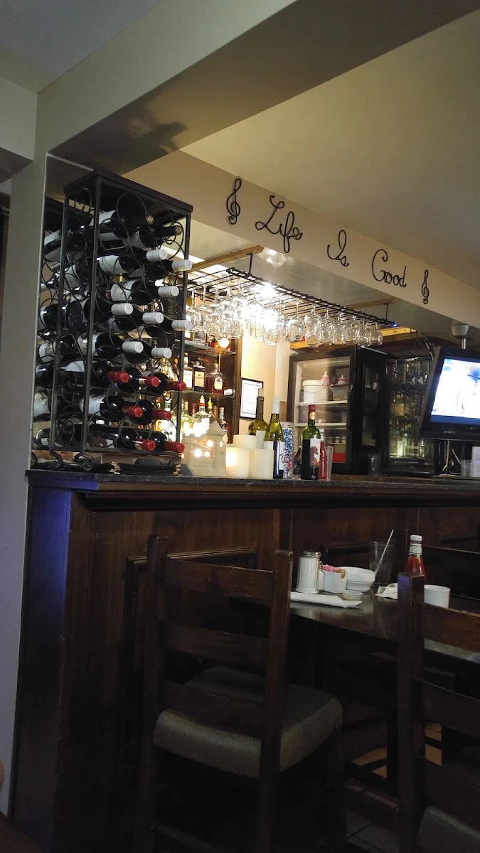Vibe, Phil's Family Restaurant