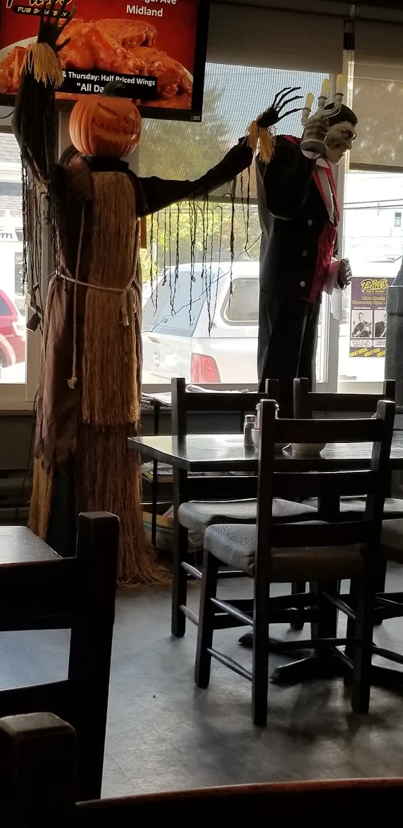 Vibe, Phil's Family Restaurant