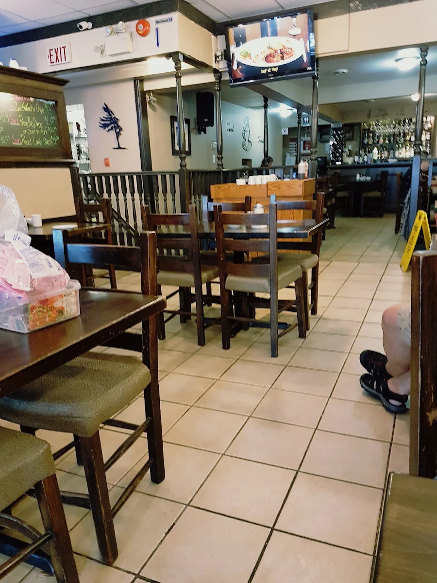 Vibe, Phil's Family Restaurant