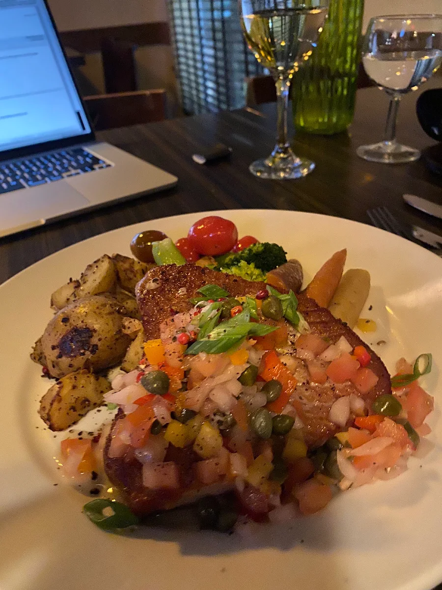Food & drink, Le Macintosh Pub Bromont Inc.