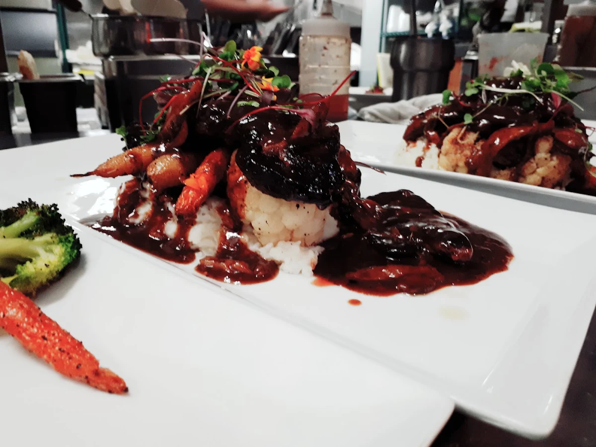 Food & drink, Le Macintosh Pub Bromont Inc.