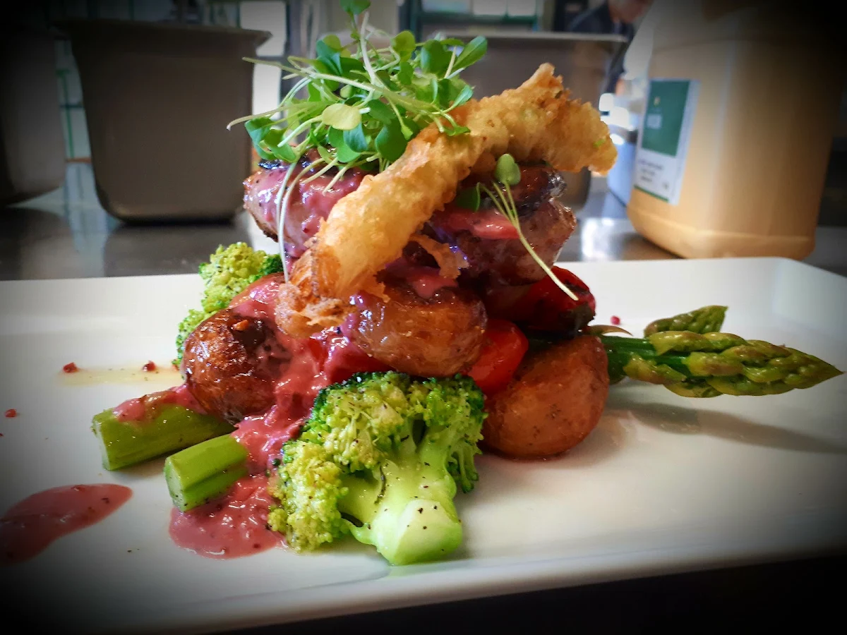 Food & drink, Le Macintosh Pub Bromont Inc.