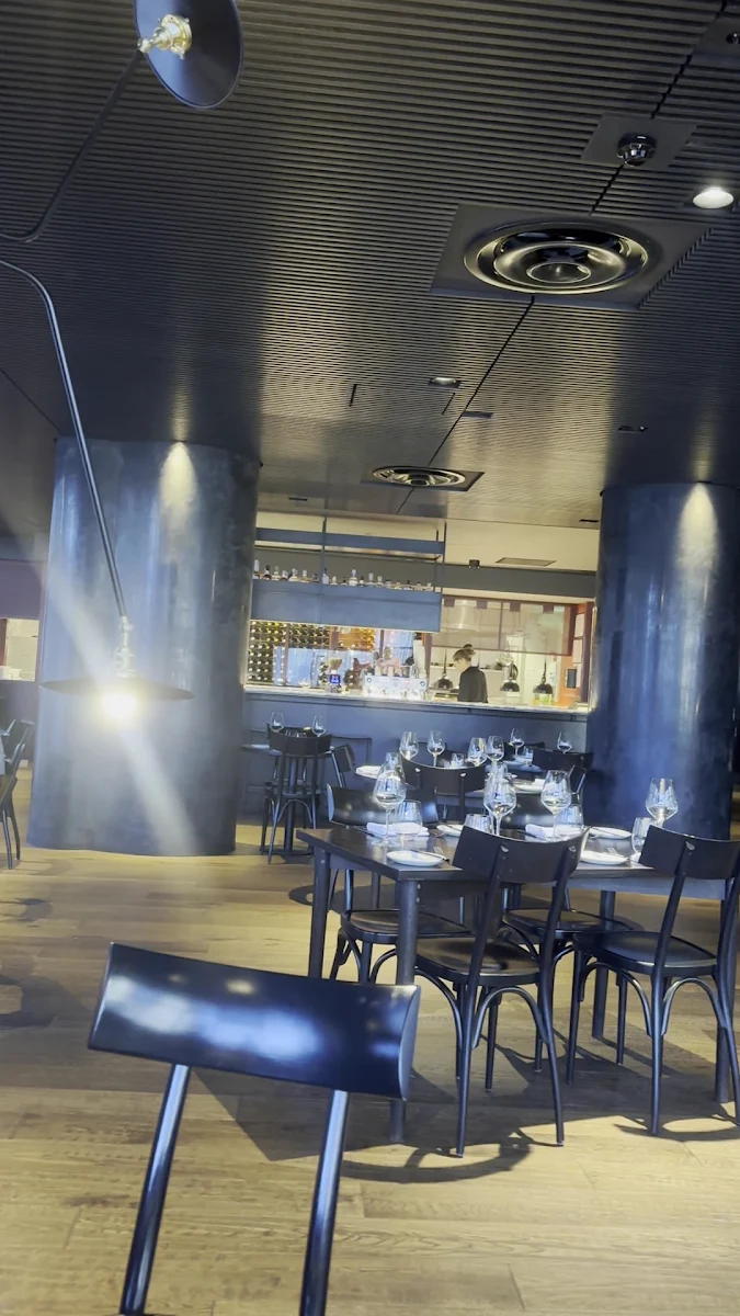 Vibe, EDWIN WINE BAR AND CELLAR