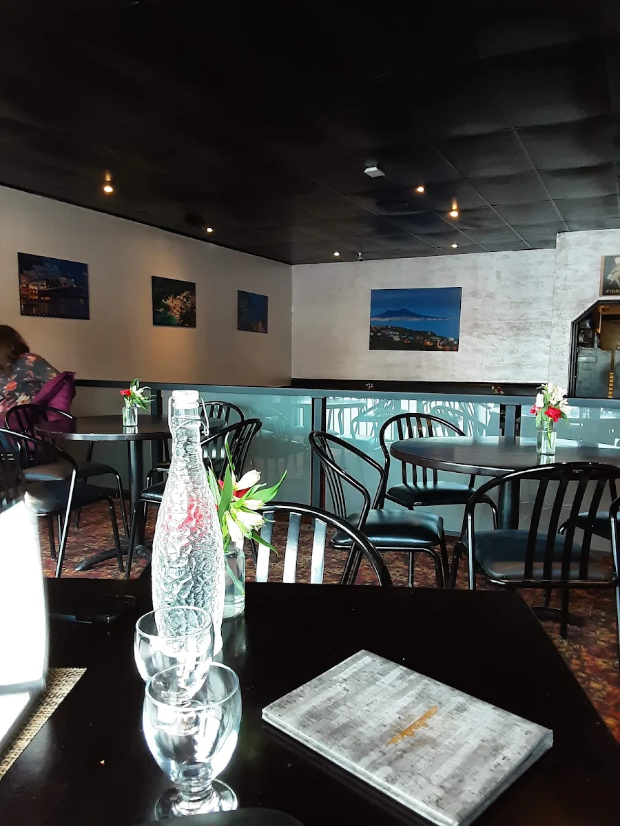 Vibe, Paradise Restaurant