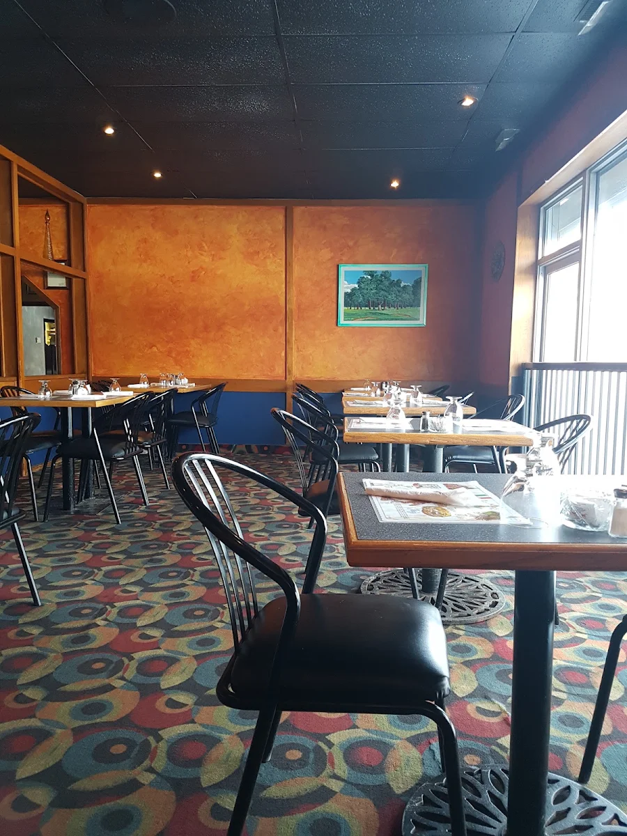 Vibe, Paradise Restaurant