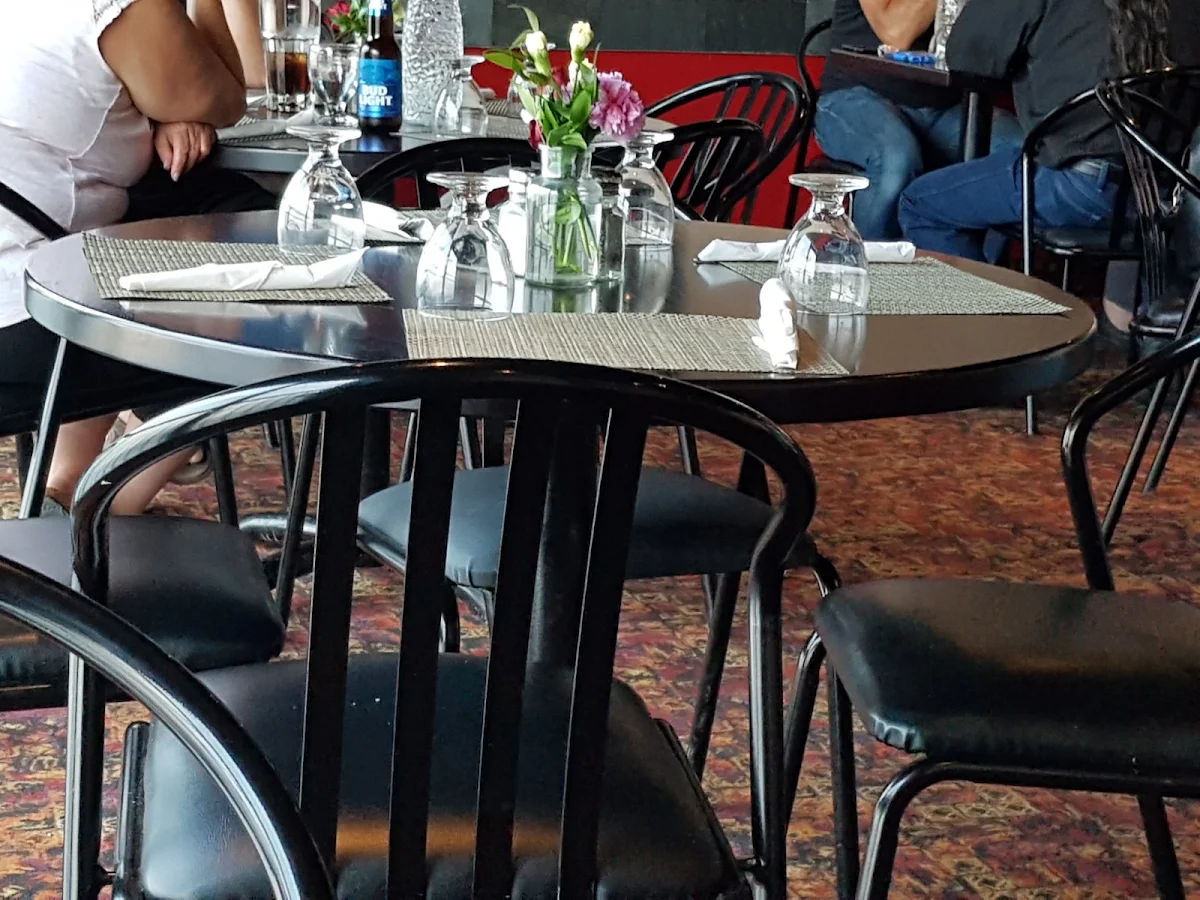 Vibe, Paradise Restaurant
