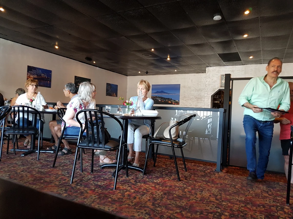 Vibe, Paradise Restaurant