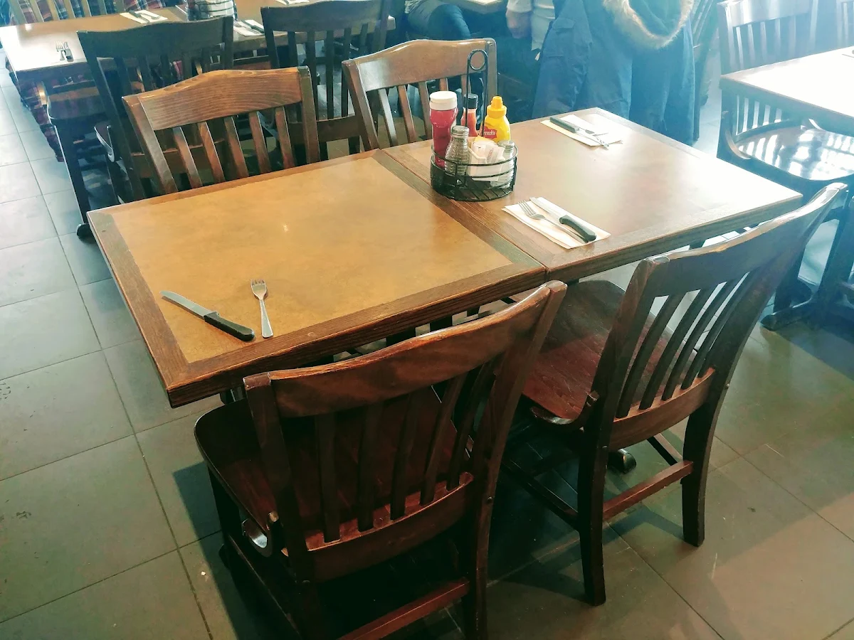 Vibe, Restaurant NICKELS (Saint-Jérôme)