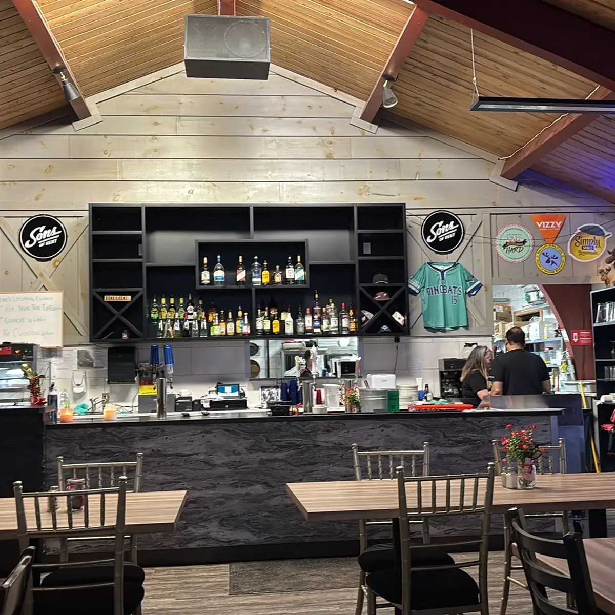 Vibe, Padre's Grill House