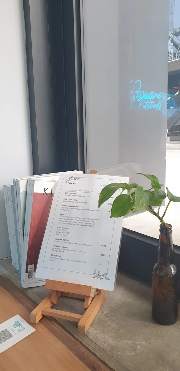 Menu, Tukk and Co