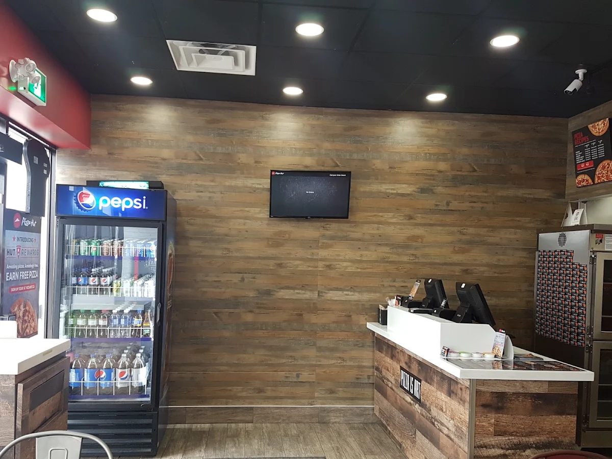 Vibe, Pizza Hut