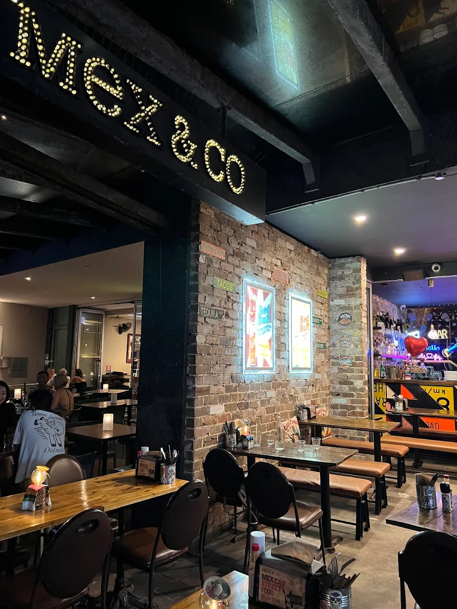 Vibe, Mex & Co Manly