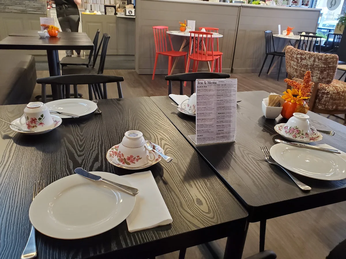 Vibe, Queen of Hearts Tea House