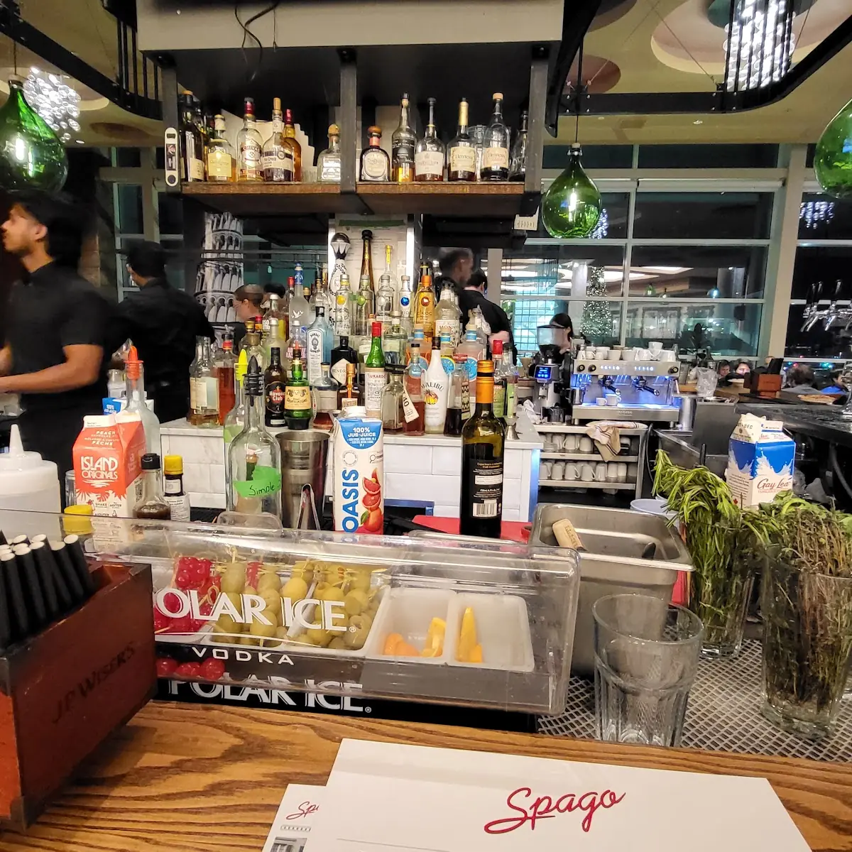 Vibe, Spago Caesars Windsor