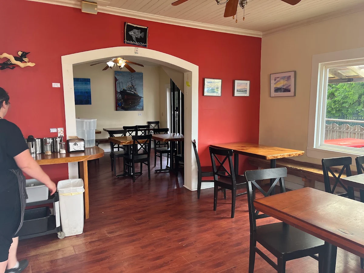 Vibe, Coho Joe Cafe & BnB
